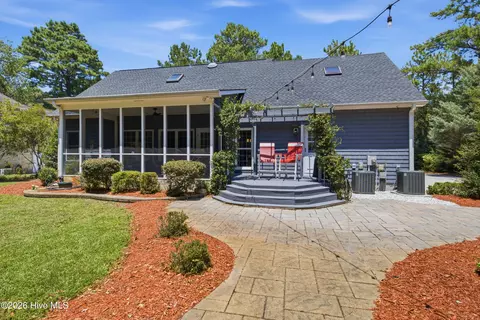 Exterior - 506 Royal Tern Dr, Hampstead, NC 28443 photo 9 of 27