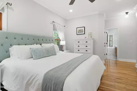 Bedroom - 506 Royal Tern Dr, Hampstead, NC 28443 photo 3 of 7