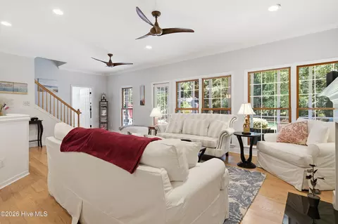 Living - 506 Royal Tern Dr, Hampstead, NC 28443 photo 2 of 5
