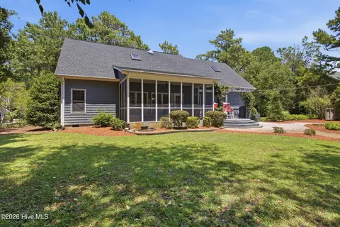 Exterior - 506 Royal Tern Dr, Hampstead, NC 28443 photo 11 of 27