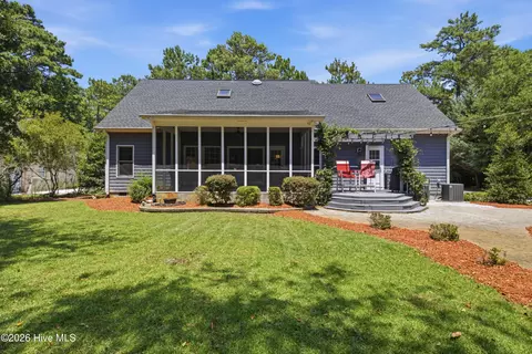 Exterior - 506 Royal Tern Dr, Hampstead, NC 28443 photo 10 of 27