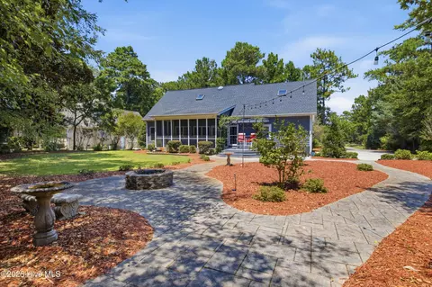 Exterior - 506 Royal Tern Dr, Hampstead, NC 28443 photo 12 of 27