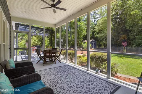 Exterior - 506 Royal Tern Dr, Hampstead, NC 28443 photo 6 of 27