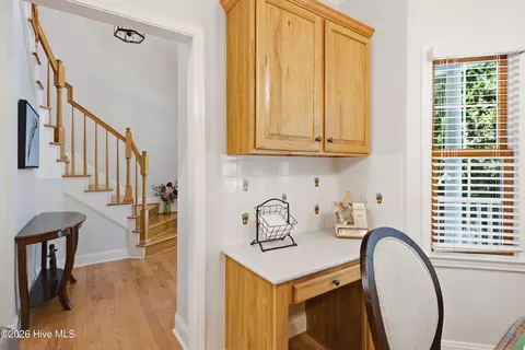 Entry Way - 506 Royal Tern Dr, Hampstead, NC 28443 photo 2 of 3