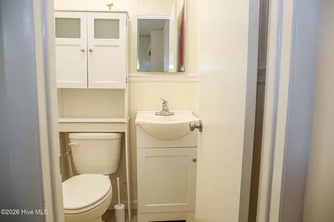 Bath - 1107 Oak Ave, Hamlet, NC 28345 photo 4 of 4