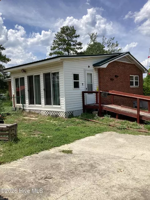 1107 Oak Ave, Hamlet, NC 28345 photo 4