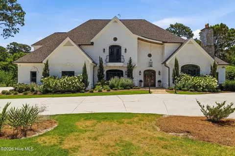 765 Yadkin Rd, Southern Pines, NC 28387