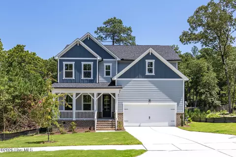 323 Queensferry Ln, Aberdeen, NC 28315