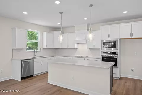323 Queensferry Ln, Aberdeen, NC 28315