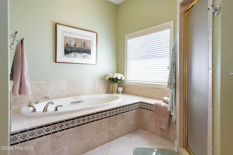 Bath - 32 Lasswade Dr, Pinehurst, NC 28374 photo 2 of 5