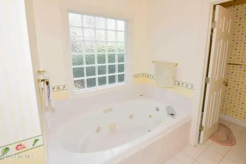 Bath - 3 Pin Cherry Ln, Pinehurst, NC 28374 photo 2 of 6