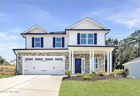 818 Hidden Bridge Dr, Jacksonville, NC 28546