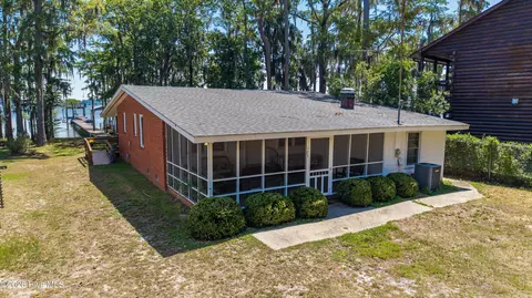 123 Clinton Rd, White Lake, NC 28337