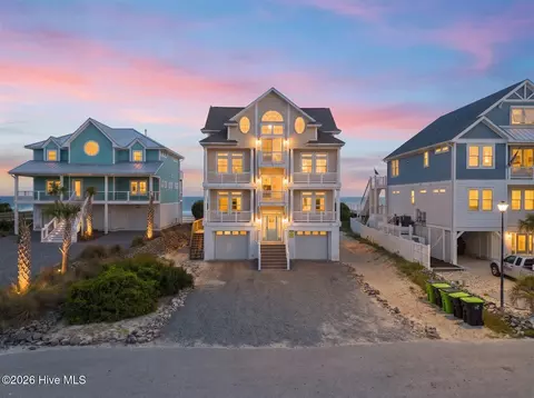 31 Porpoise Pl, North Topsail Beach, NC 28460
