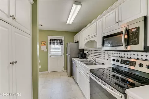 Kitchen - 651 Brook Trl, Evans, GA 30809 photo 1 of 3