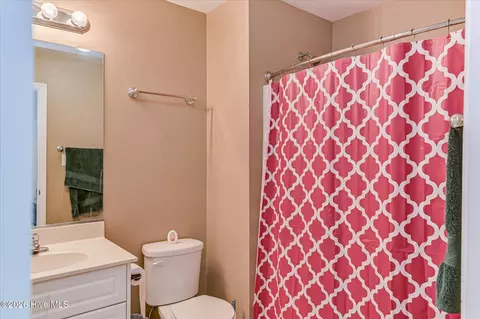 Bath - 651 Brook Trl, Evans, GA 30809 photo 1 of 2