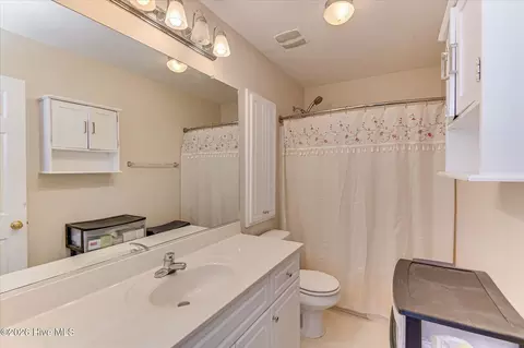 Bath - 651 Brook Trl, Evans, GA 30809 photo 2 of 2