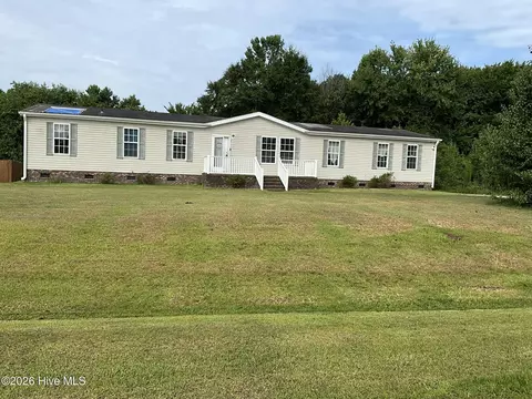 102 Cypress Knee Dr, Richlands, NC 28574
