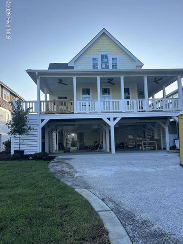 141 NE 10th St, Oak Island, NC 28465