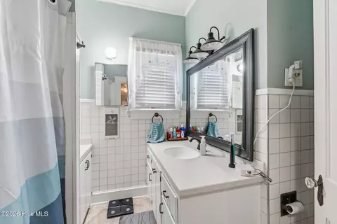 Bath - 408 Boyette St, Hamlet, NC 28345 photo 1 of 1
