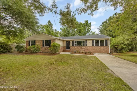 631 Duke Ct, Jacksonville, NC 28546