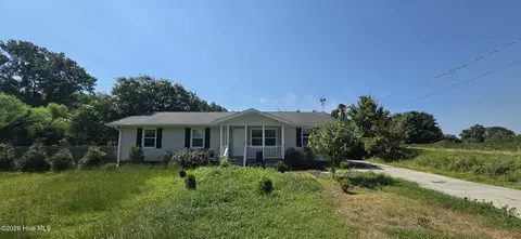 151 Lem Brown Rd, Chinquapin, NC 28521