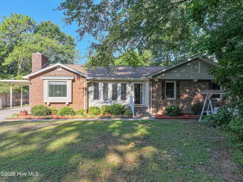 107 Guinevere Ln, Greenville, NC 27858