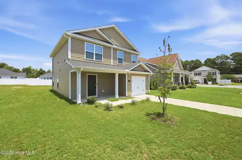1909 Butterfield Ln, Kinston, NC 28504