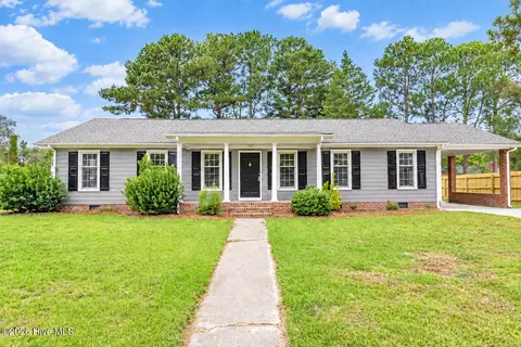 203 Avalon Ln, Greenville, NC 27858