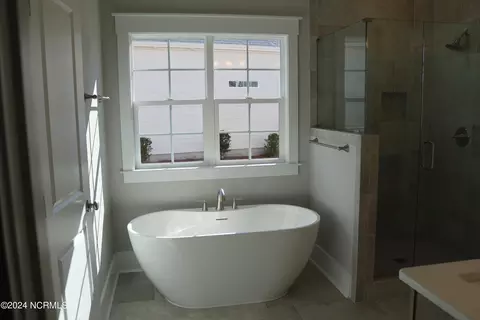 Bath - 21 E Singing Ave, Hampstead, NC 28443 photo 3 of 5