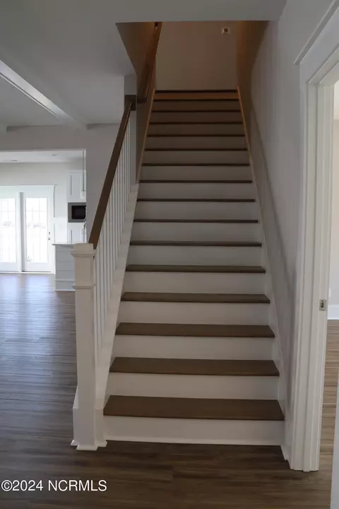 Entry Way - 21 E Singing Ave, Hampstead, NC 28443 photo 2 of 5