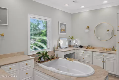 Bath - 4146 Hammonds Fry, Evans, GA 30809 photo 1 of 16