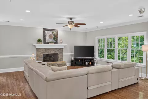 Living - 4146 Hammonds Fry, Evans, GA 30809 photo 2 of 2