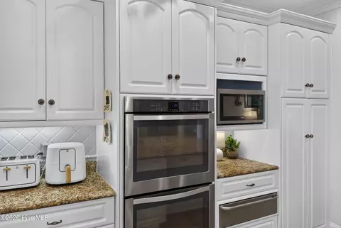 Kitchen - 4146 Hammonds Fry, Evans, GA 30809 photo 5 of 7