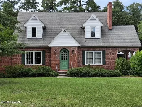 201 E Bell St, Tabor City, NC 28463