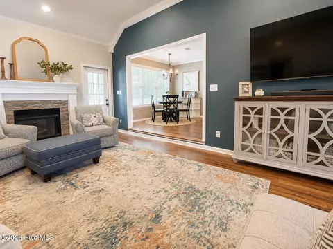 Living - 422 Gemstone Ct, Evans, GA 30809 photo 3 of 3