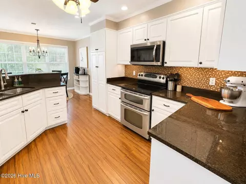Kitchen - 422 Gemstone Ct, Evans, GA 30809 photo 2 of 3