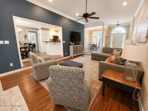 Living - 422 Gemstone Ct, Evans, GA 30809 photo 2 of 3