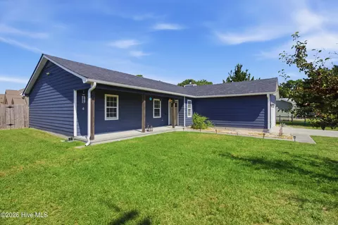 426 Oregon Trl, Hubert, NC 28539 photo 2
