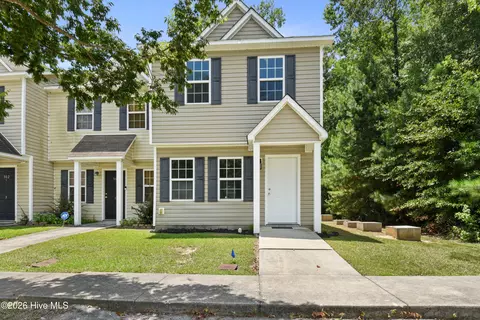 302 Burley Dr #7, Hubert, NC 28539