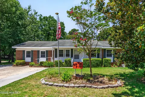 403 Oakwood Ave, Jacksonville, NC 28546