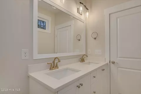 Bath - 409 Compass Pt, Mccormick, SC 29835 photo 2 of 3