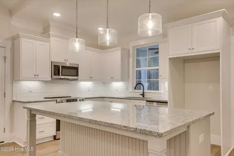 Kitchen - 409 Compass Pt, Mccormick, SC 29835 photo 3 of 5