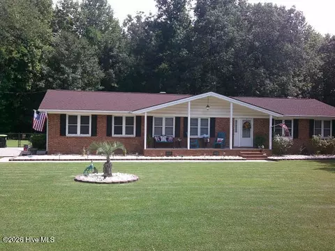361 Country Club Rd, Whiteville, NC 28472