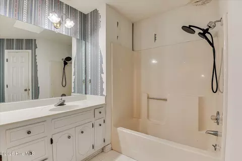 Bath - 4724 Cutter Mill Rd, Martinez, GA 30907 photo 3 of 4