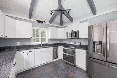 Kitchen - 2505 Longleaf Dr SW, Pinehurst, NC 28374 photo 4 of 4