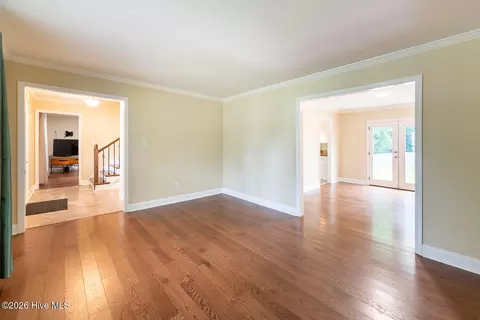 Living - 157 Stone Mill Dr, Martinez, GA 30907 photo 2 of 7