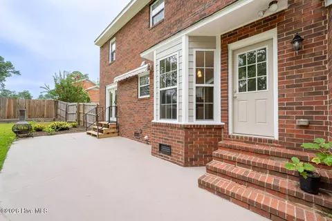 Exterior - 157 Stone Mill Dr, Martinez, GA 30907 photo 4 of 9