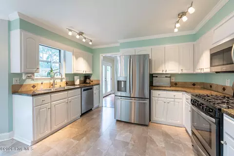 Kitchen - 157 Stone Mill Dr, Martinez, GA 30907 photo 2 of 2