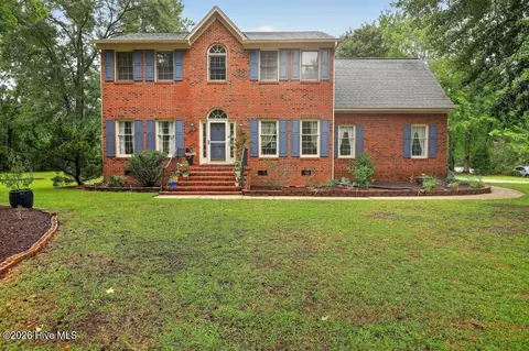 4001 Shinnecock Dr, New Bern, NC 28562